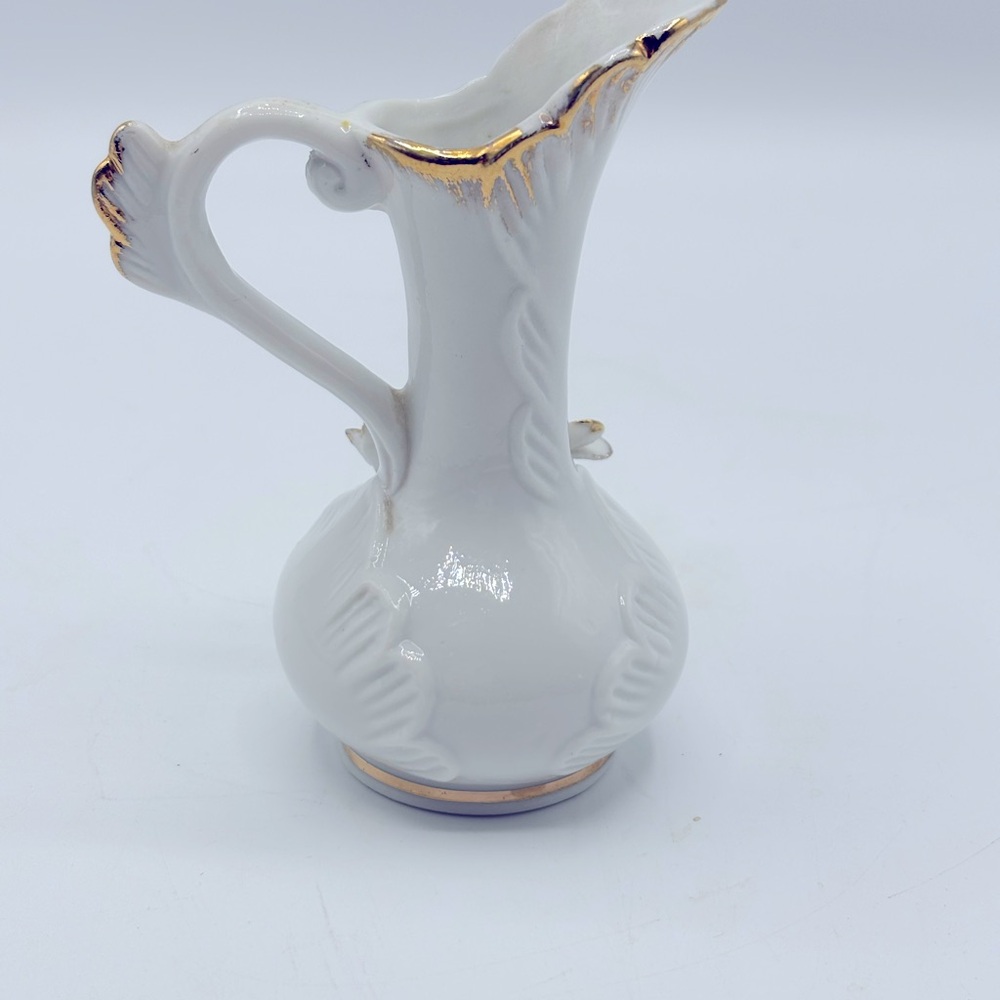 VTG mini Sophia Ann Elegant White and Gold Floral Pitcher/ vase . 4 1/4" T - Picture 5 of 9